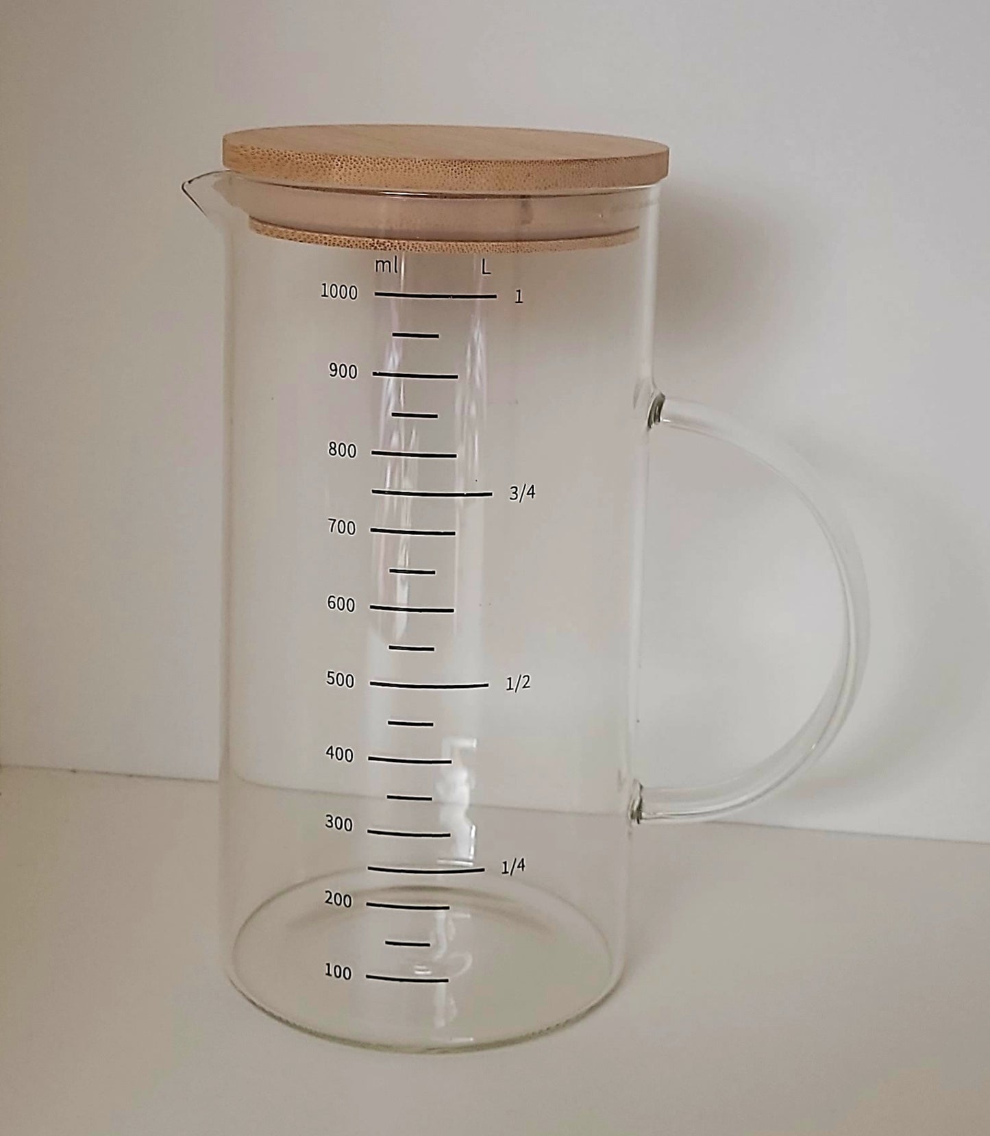 Carafe Graduée avec Couvercle